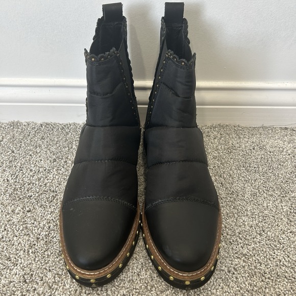 Free People Atlas Puffer Chelsea Boots in Black Size 38 / US Size 8 Ankle Boot - Picture 2 of 6